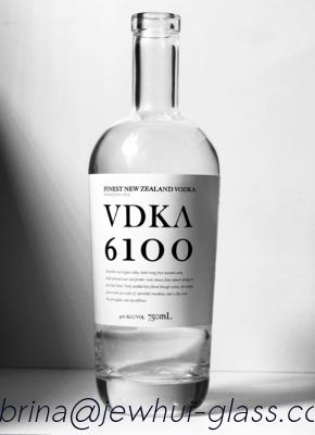 Beli 750ml VDKA 6100 VODKA GLASS BOTTLE, SUPER FLINT, PAPER LABEL DECORTION, New Zealand Vokda pembuatan online